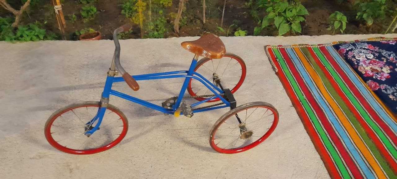 Katta va kichik velosiped sotiladi