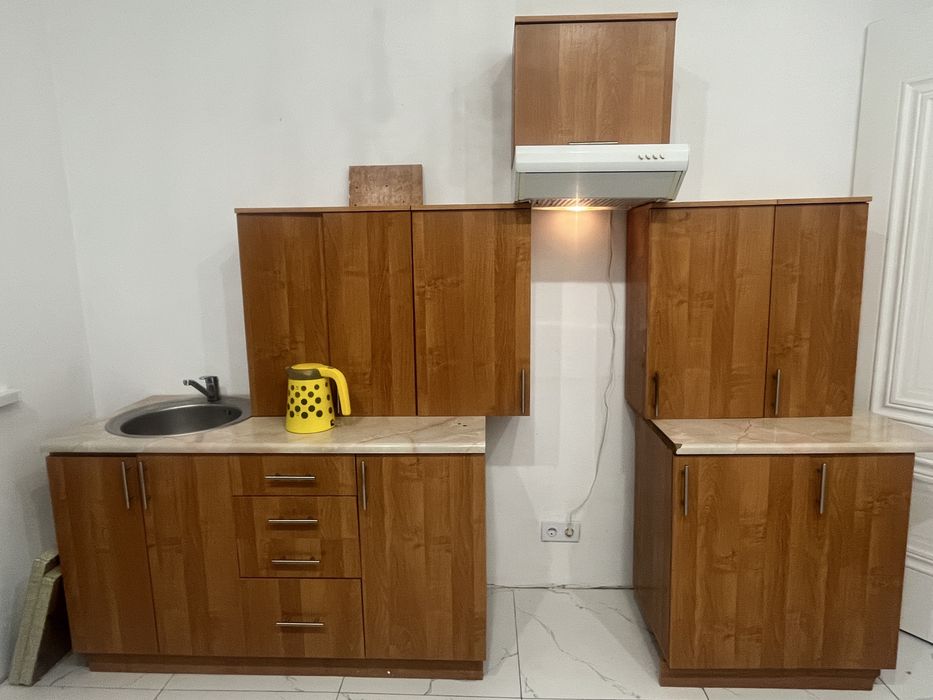 Срочно продам кухонный гарнитур