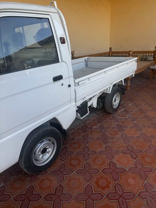 Лабо сотилади янги номир олинмаган! Колган малимотлар телефонда гаплаш