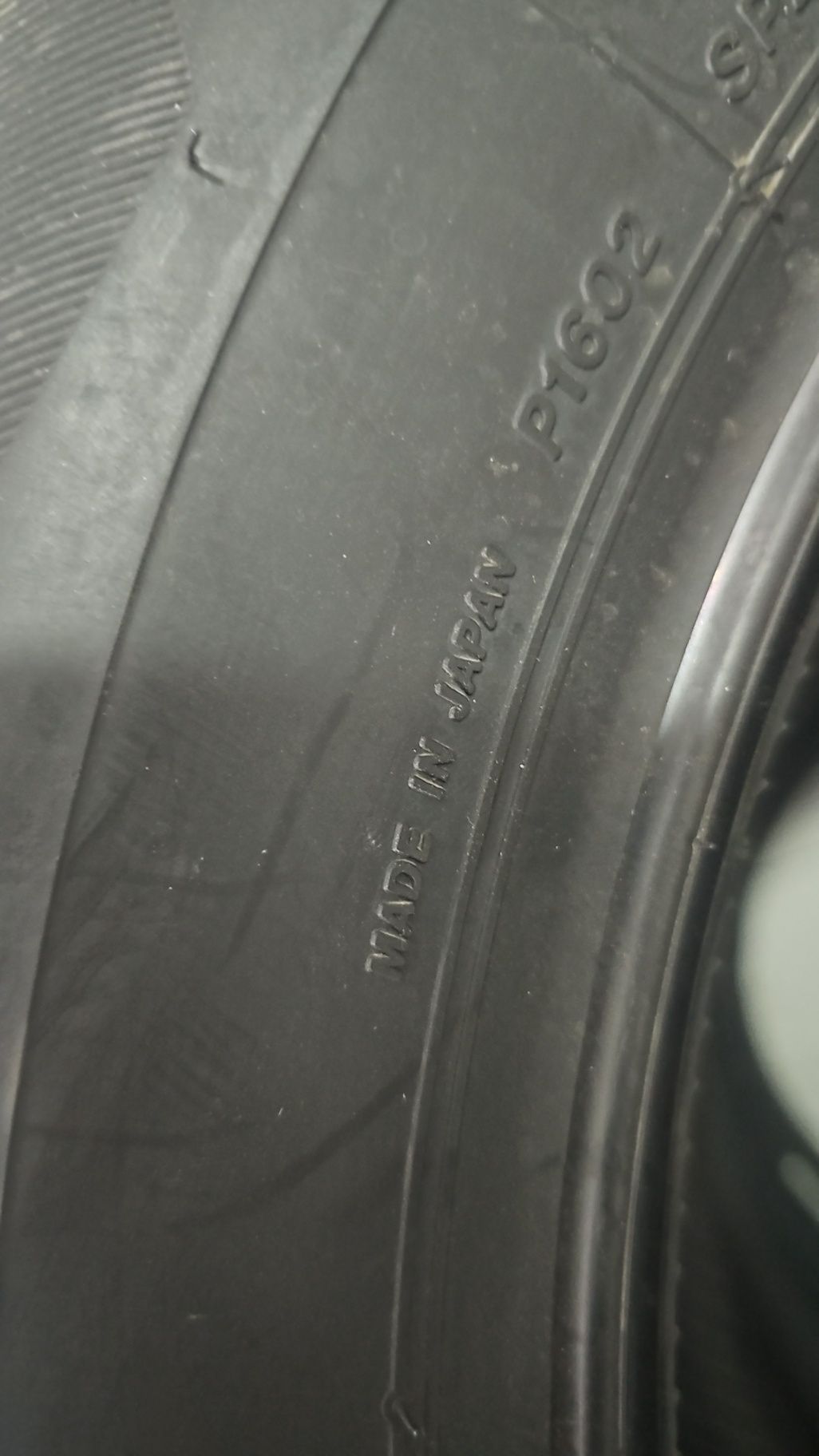 Продам зимние шипованную шины Bridgestone