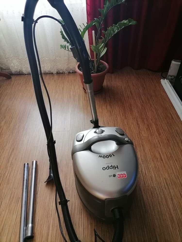 Продам рабочий пылесос