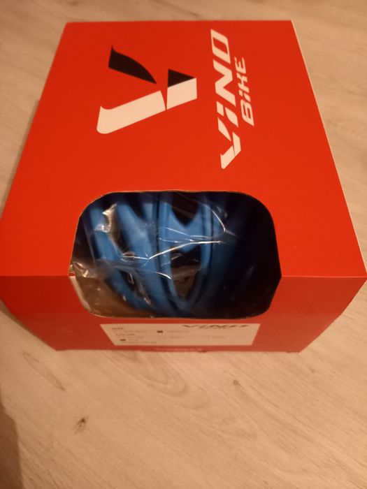 Продаю каску vino