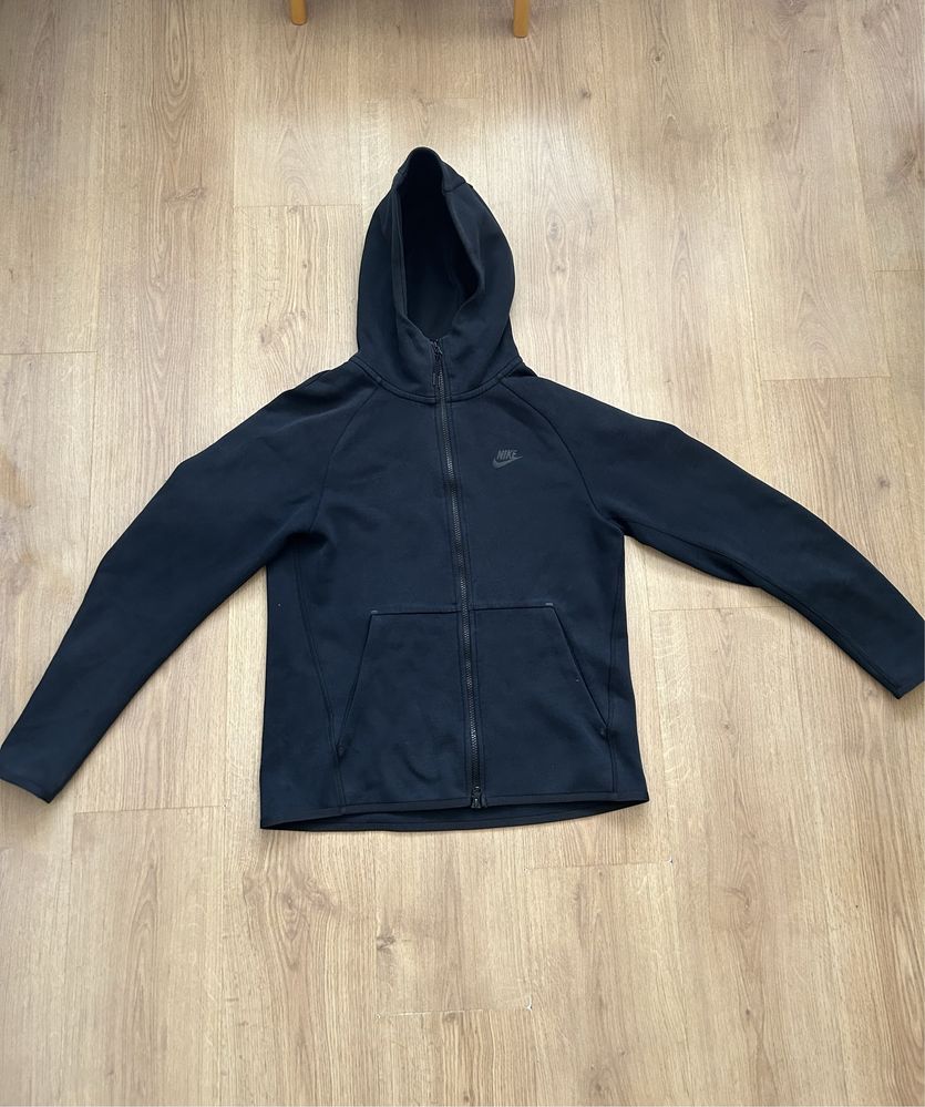 Nike tech fleece black