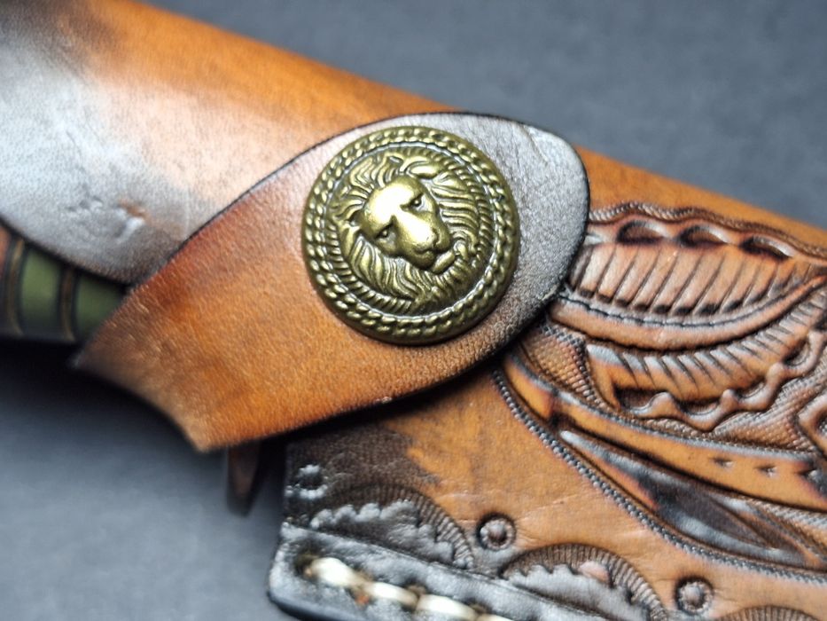 Японски нож Дамаска стомана VG10 с кожена кания