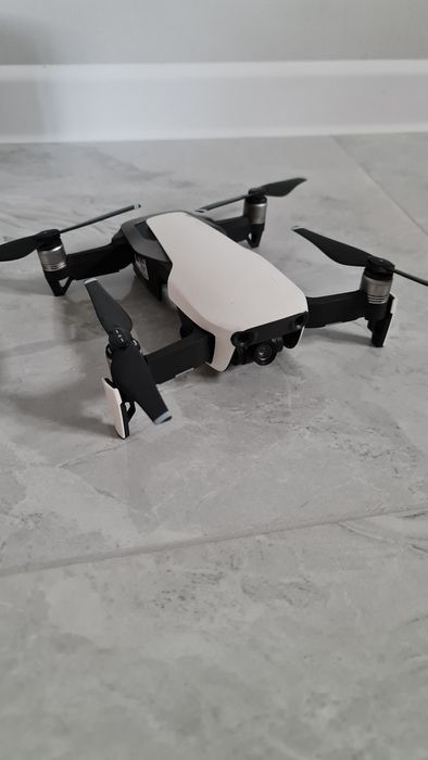 Vând Drona DJI Mavic Air