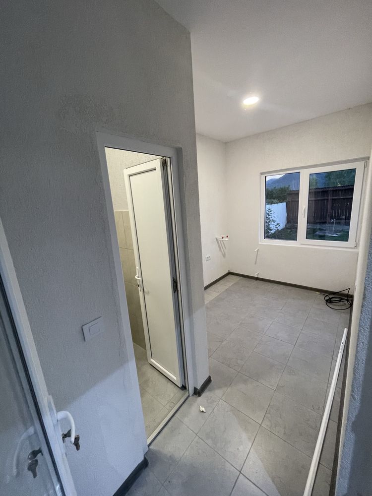 Spatiu comercial 262 mp + curte betonata