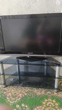 Продам ЖК телевизор Panasonic со стеклянной тумбочкой