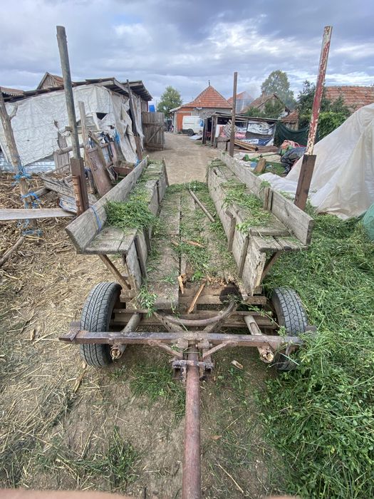 Vand căruță pentru tractor sau cal