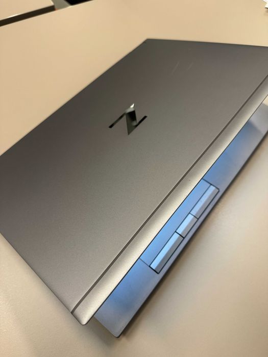 Лаптоп мобилна работна станция HP fury G8