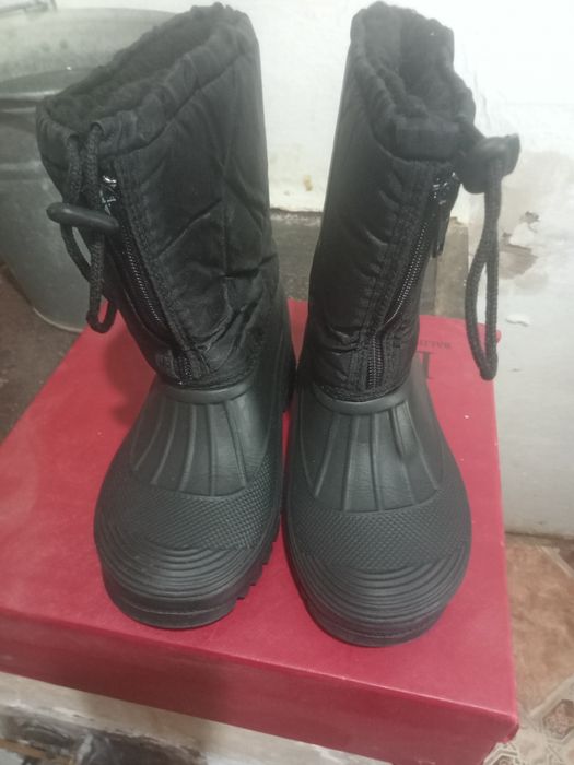 Продам сапожки детские.