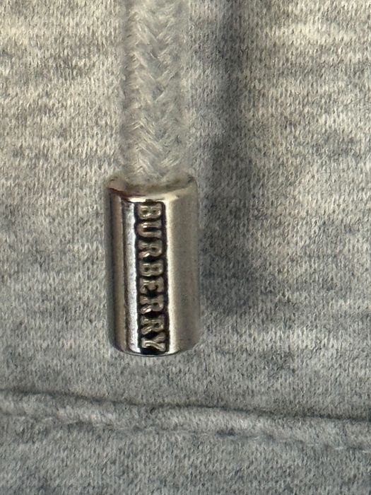 Burberry zipper