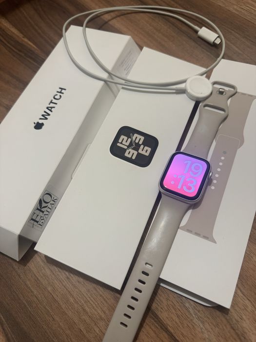 Apple watch SE2 GPS starlight 44mm