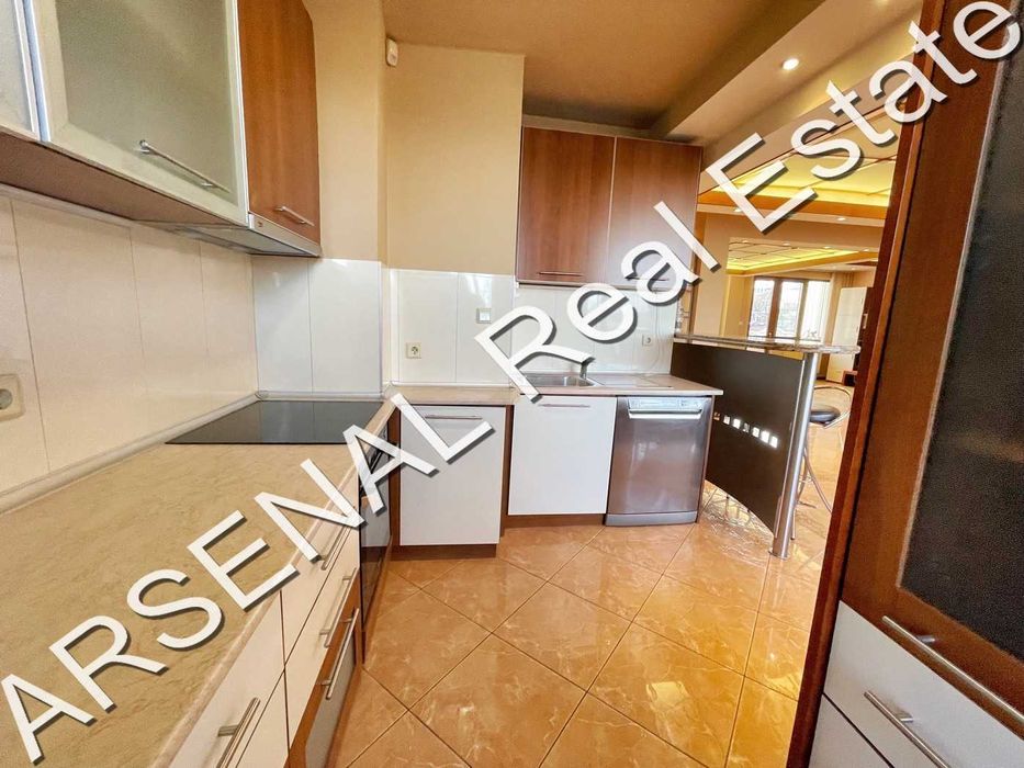 Дава се под наем Четиристаен апартамент в София, Център - 190 кв.м за 1200 € - Снимка #2