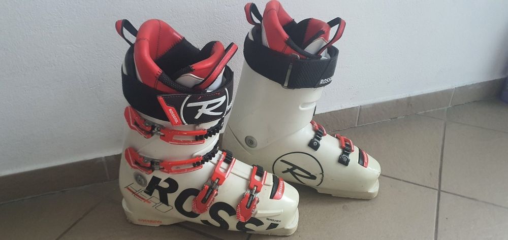 Vând Clăpari Rossignol Hero WorldCup, mărimea 43-43,5