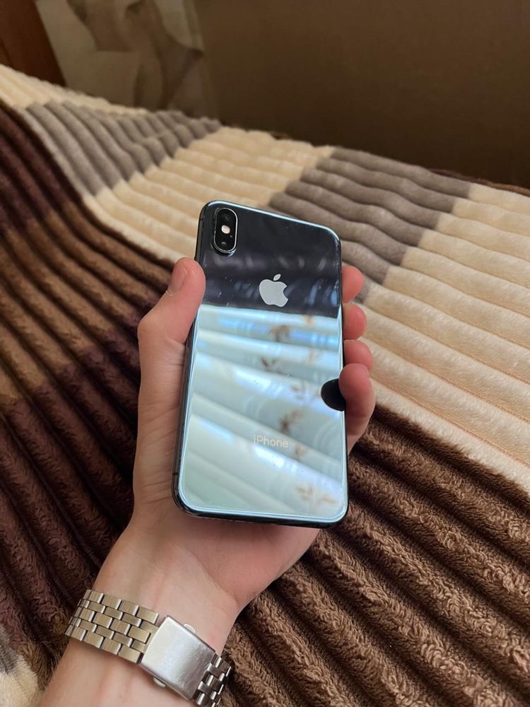 Продам Iphone XS