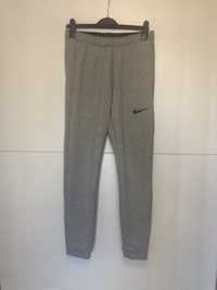 Pantaloni sport Nike S