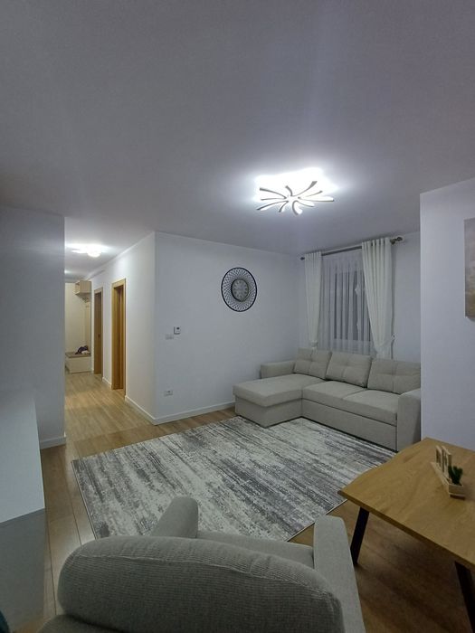 Se inchiriază apartament 2 camere Radauti Centru et1