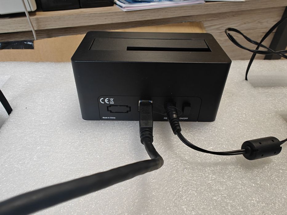 Докинг станция за хард дискове за 2,5” и 3,5” SATA дискове.