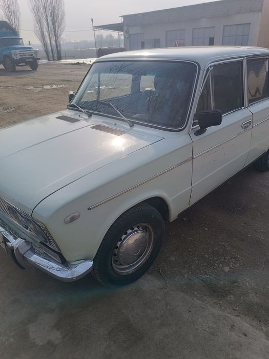 Автомобиль ваз 2103