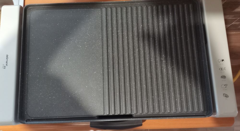 Vând grătar electric Delimano