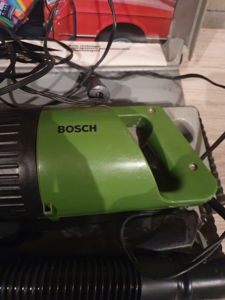 Aspirator auto Bosch cu alimentare la 12v