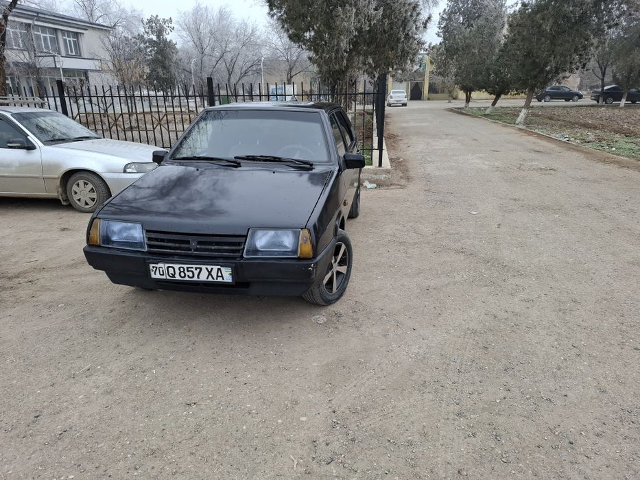 Moshina yaxshi hamma narsasi joyida