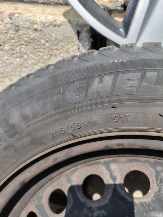Roti de tabla echipate cu pneuri Michelin Alpin 4 iarna Ford Focus R16