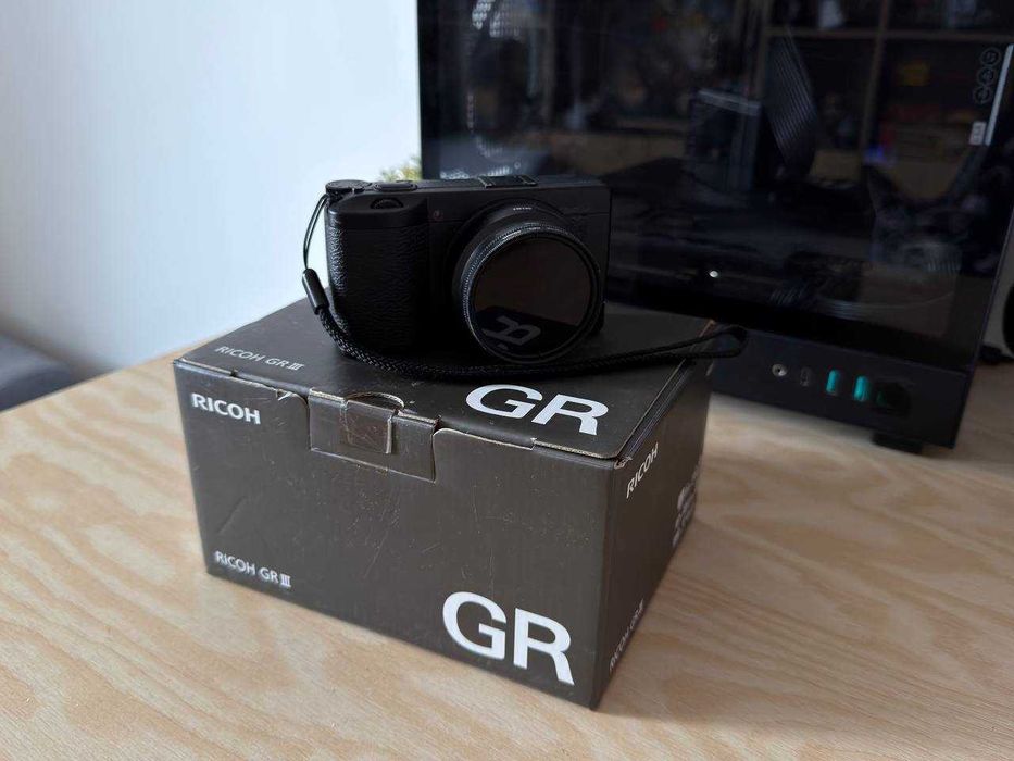 Camera Ricoh GR iii