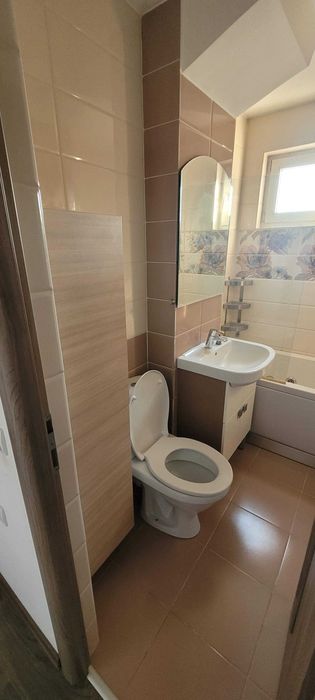 Apartament 3 camere, 2 bai, 1 balcon, 1 camara
