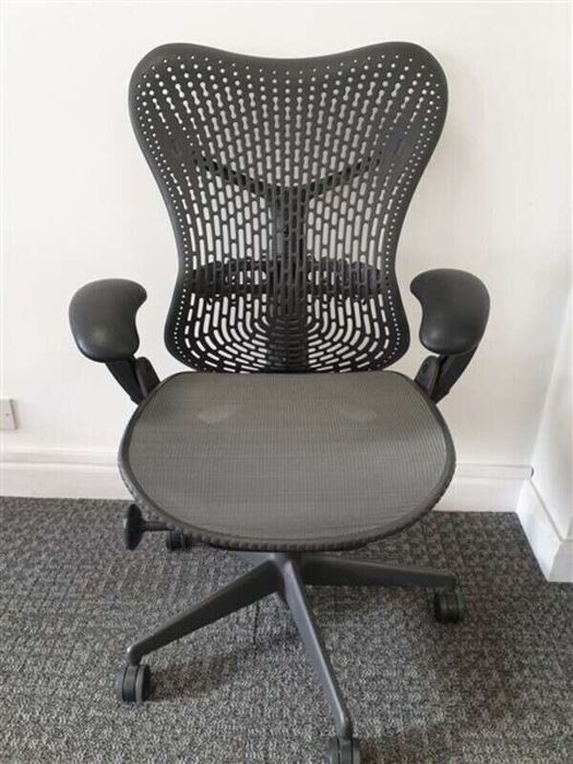 офис стол Mirra запазен