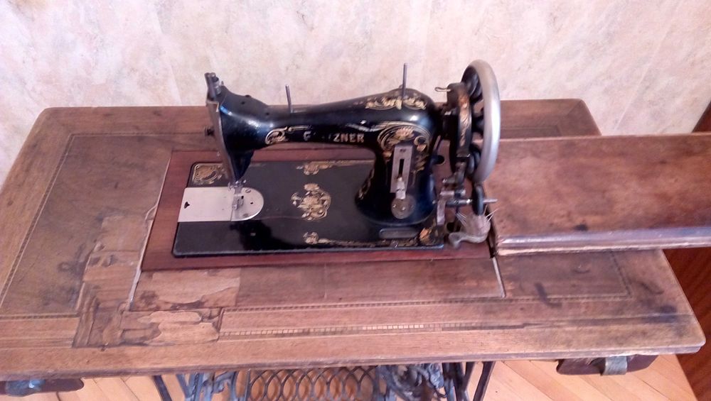 Автентична шевна машина Gritzner