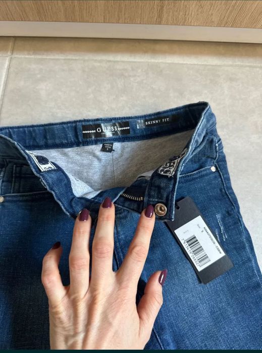 Детски дънки на Guess