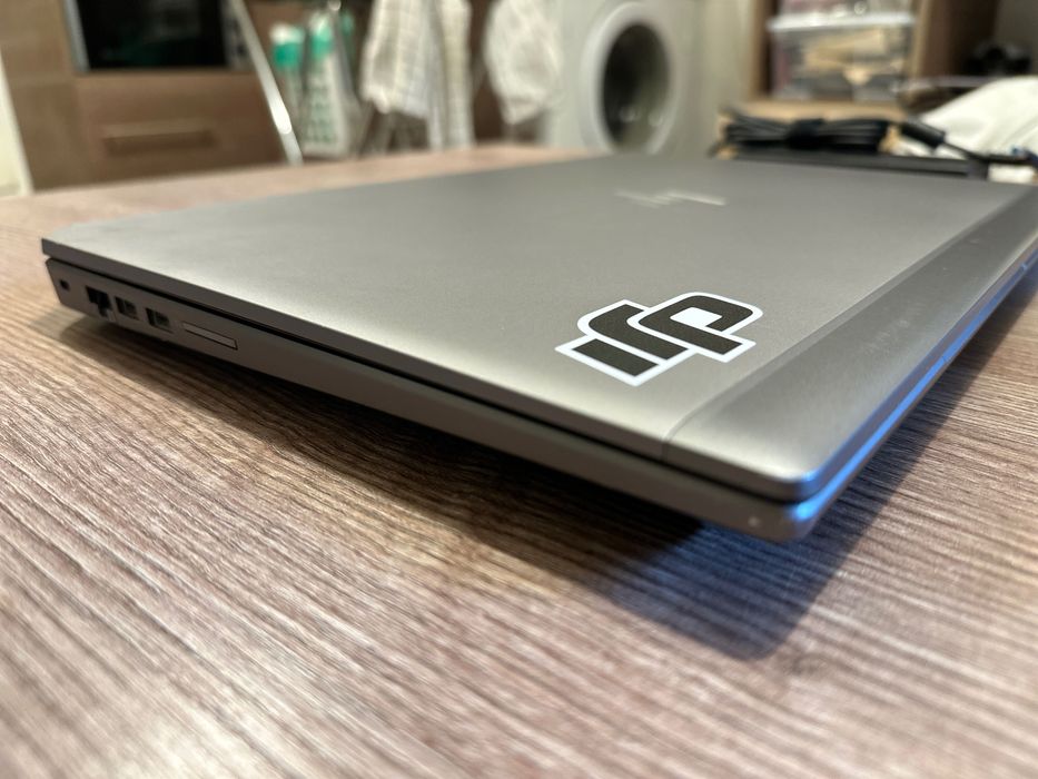 Лаптоп HP Zbook 15 G5, 1TB SSD, 4GB Nvidia, 32GB Ram, Intel code i7 8s