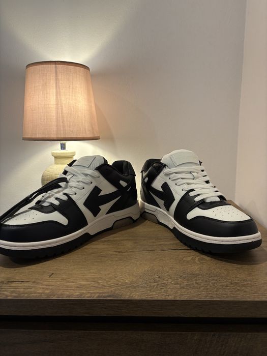 Off White Out of Office Black White 44