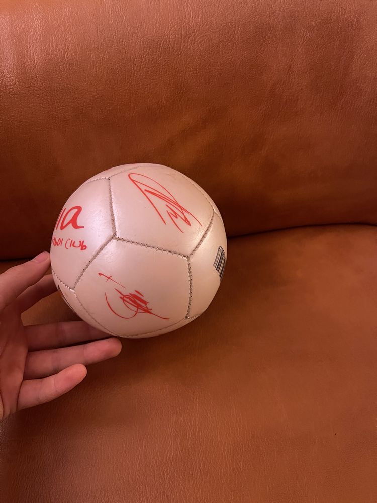 Vand minge de  fotball cu sevilia semnata de jucatori