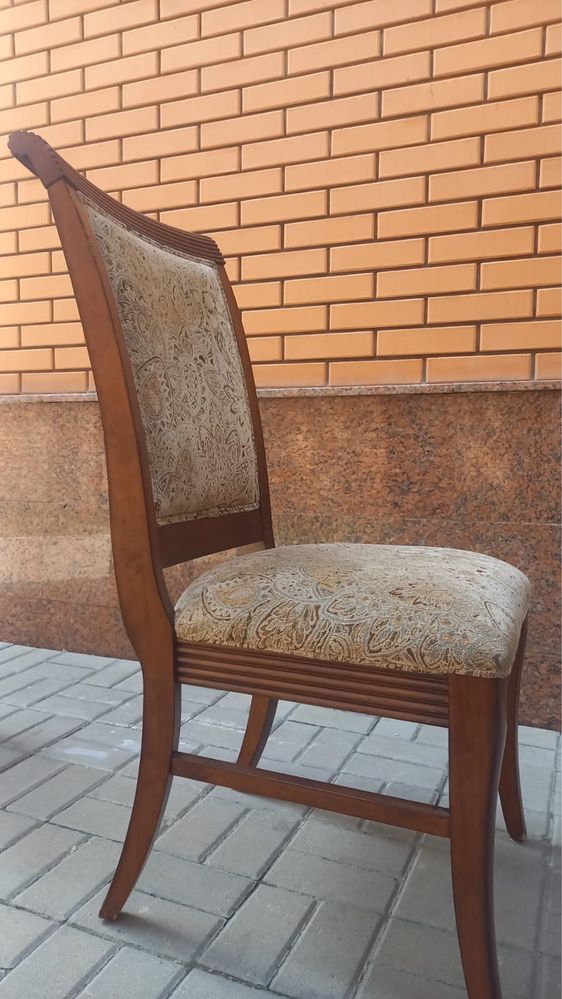 Стулья для гостиной 8 штук, отличное состояние