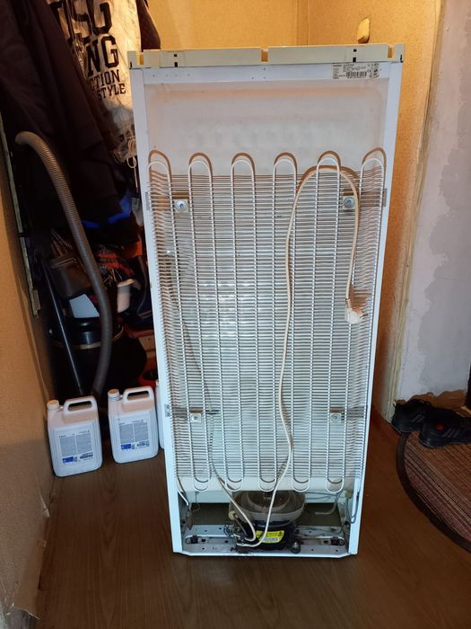 Продаються холодильник ,рабочий,в хорошем состояния,цена 40,000 тыс тг