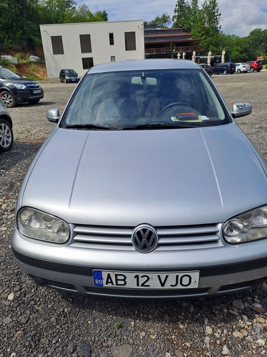 Vand golf 4 1.6. Pentru mai multe detali