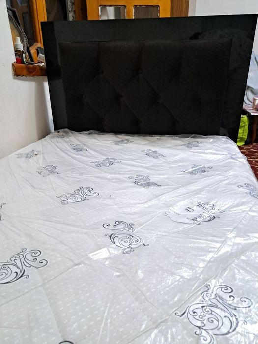 Продается кровать-матрас состояние хорошие б/у цена:800000 сум