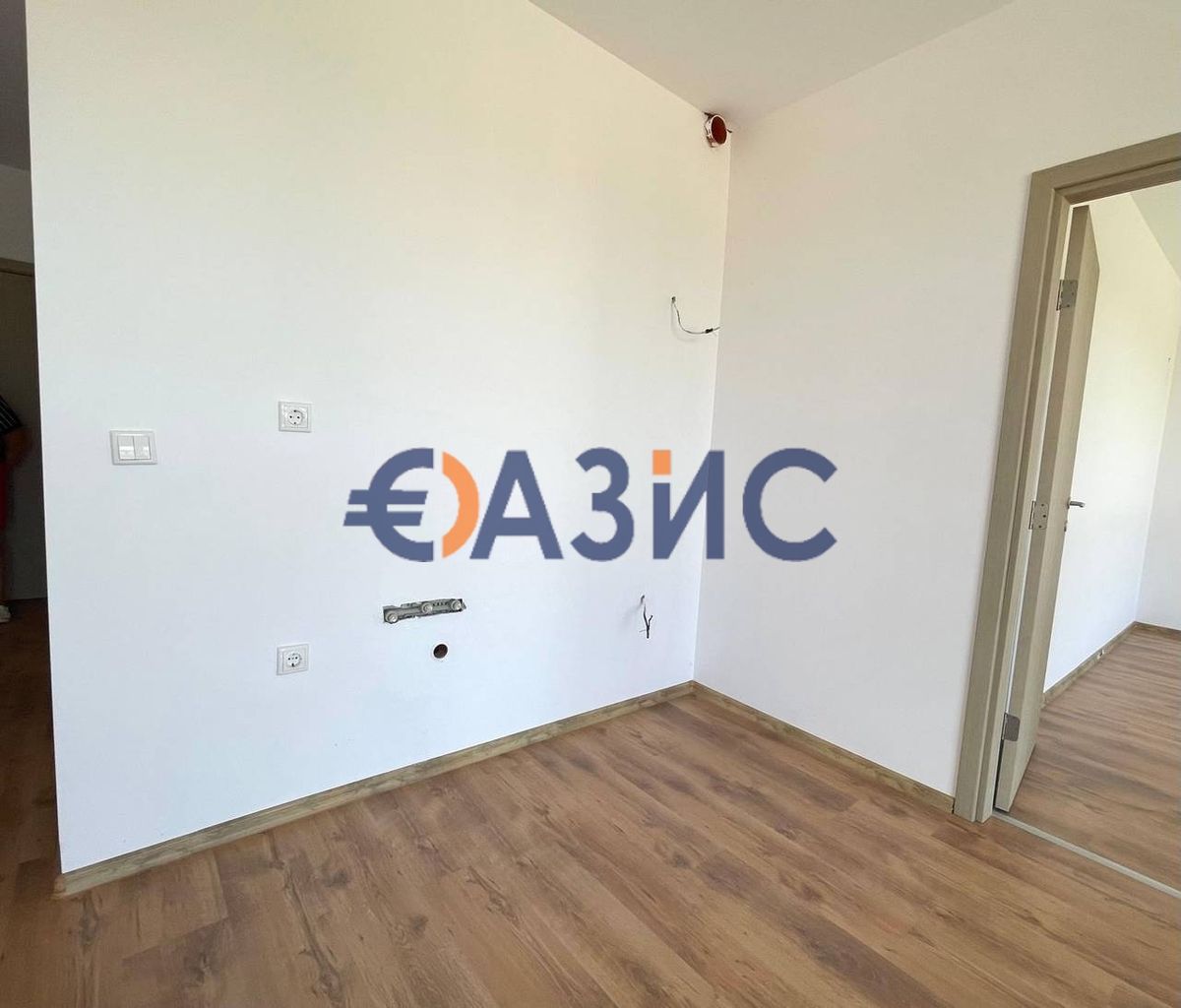 Продава се Двустаен апартамент в к.к. Слънчев бряг - 50 кв.м за 770 €/кв.м - Снимка #3