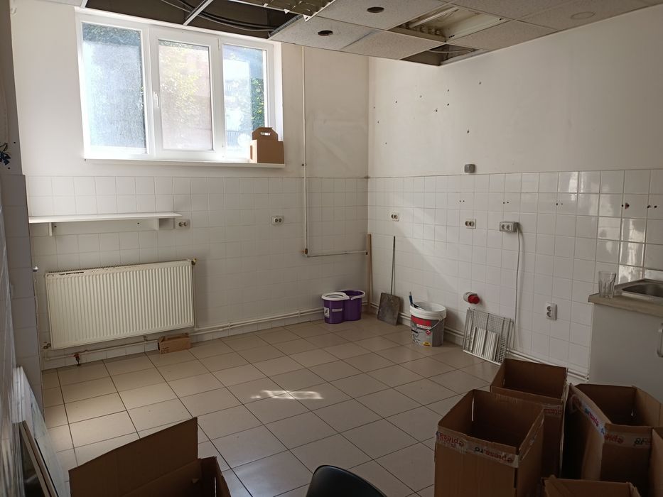 Inchiriez spatiu comercial