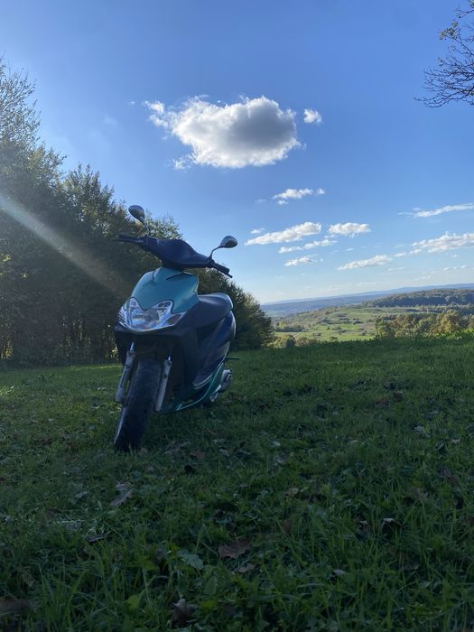 Vand sau schimb scuter yamaha jog r