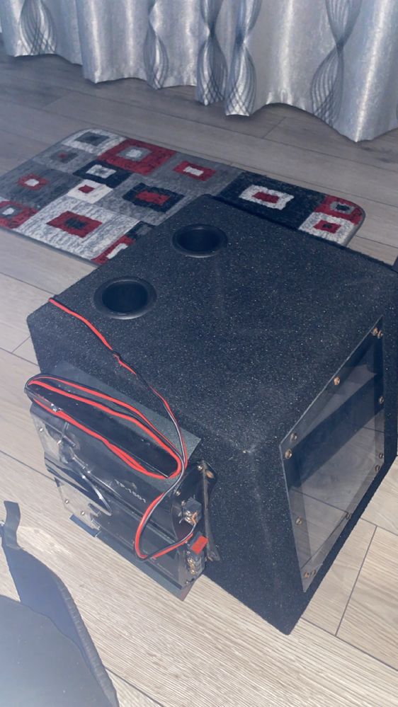 Vand subwoofer auto