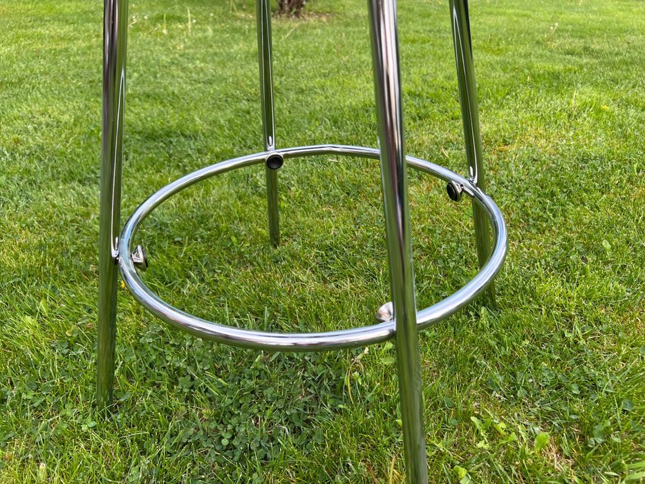 Masuta din sticla cu picioare din inox