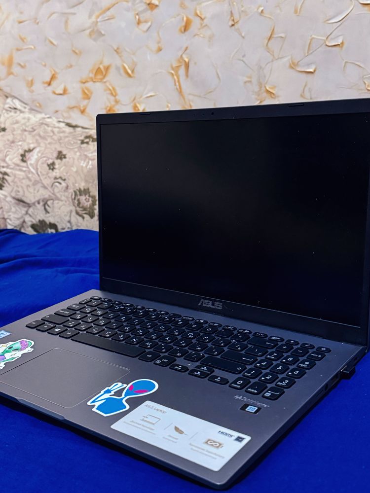 Продам Ноутбук Asus. Сумка, зарядное устройство и мышь в комплекте.