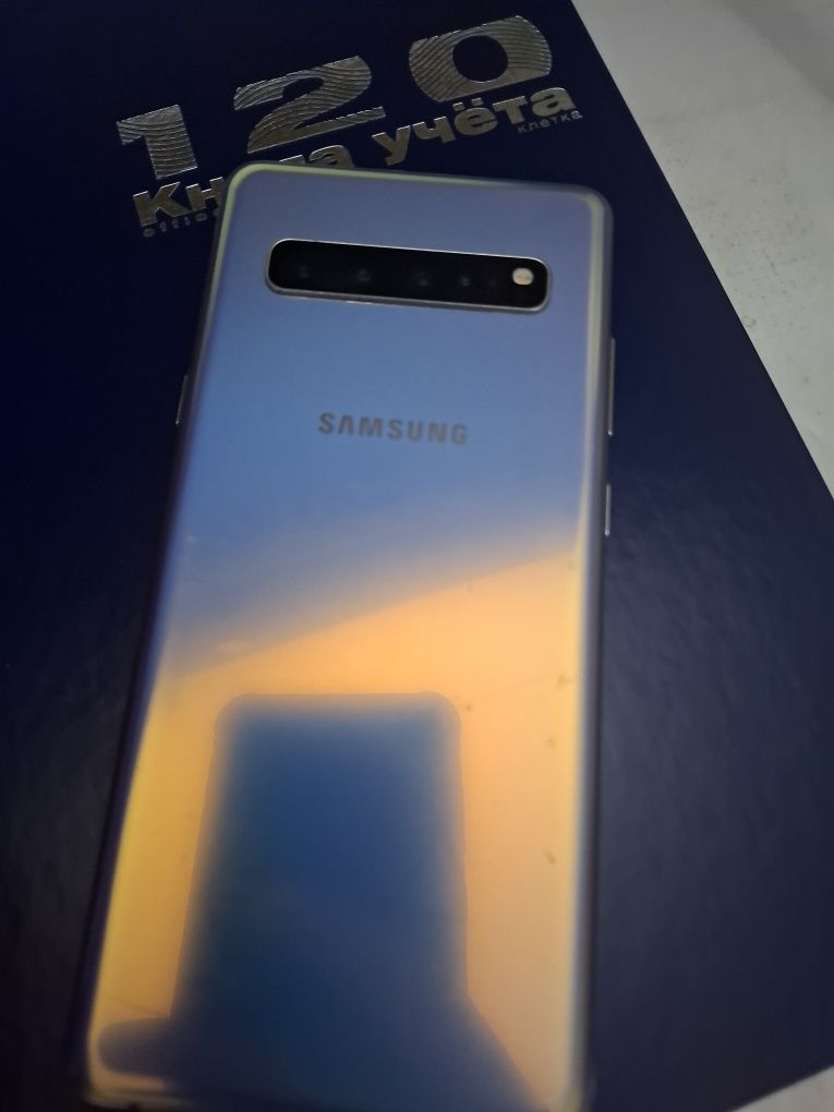 Самсунг  с 10 5 G