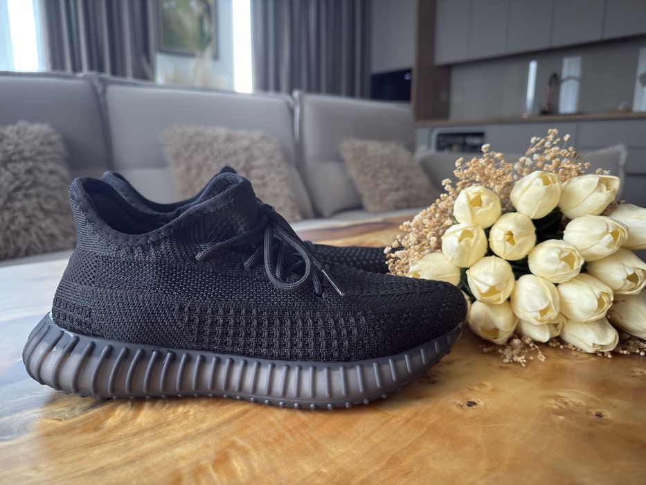Adidas Yeezy 40 номер отговарят на 39 н