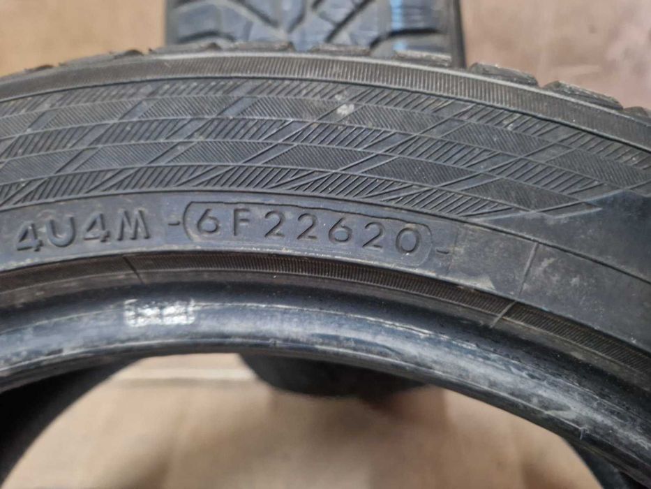 2 Yokohama R17 215/50
зимни гуми
DOT2620