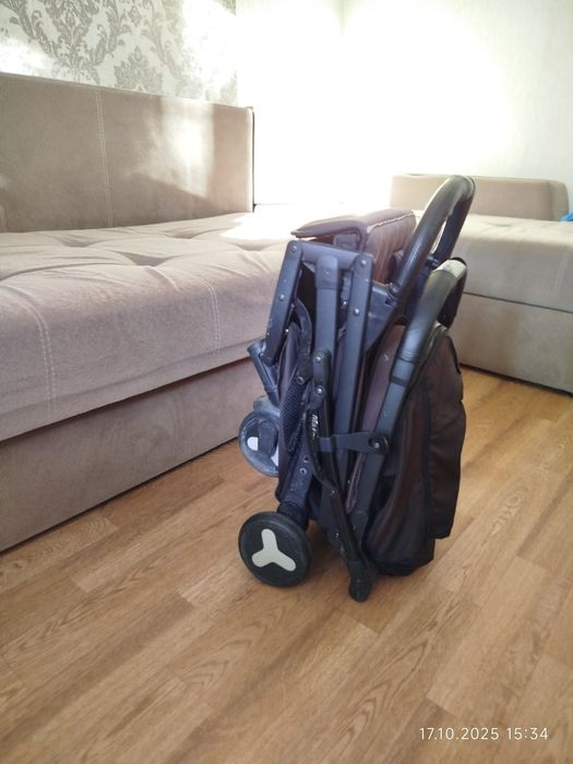 Коляска прогулочная