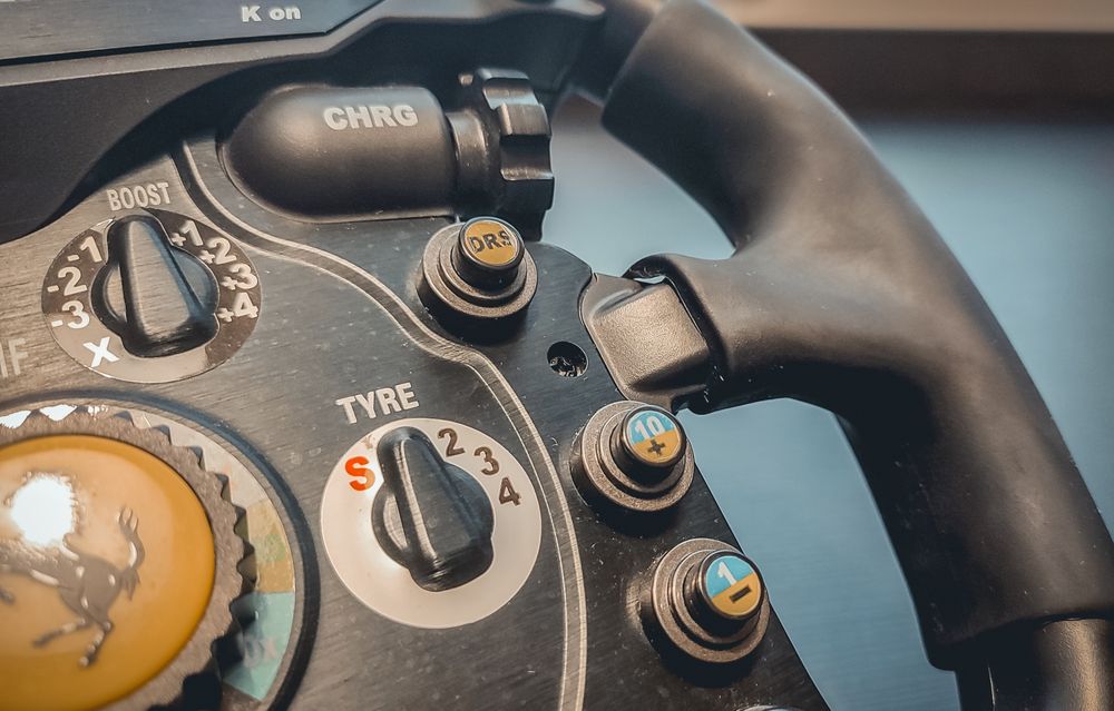 Simracing волан Ferrari F1 Thrustmaster